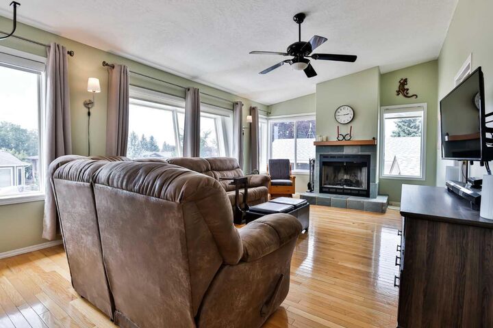 Property Photo: 645 Lakeside Drive AB T0L 2B0