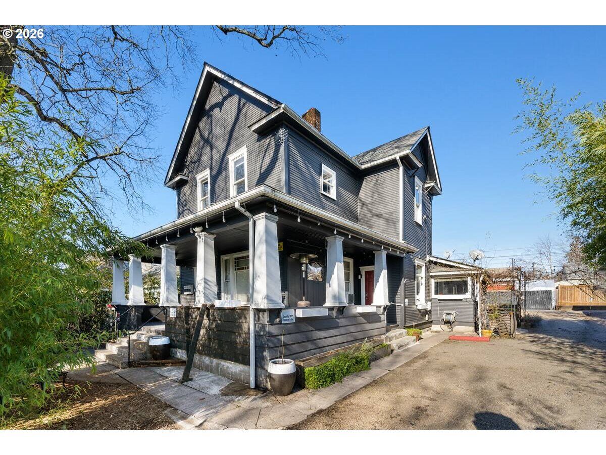 Property Photo:  610 W Fourth Plain Blvd  WA 98660 