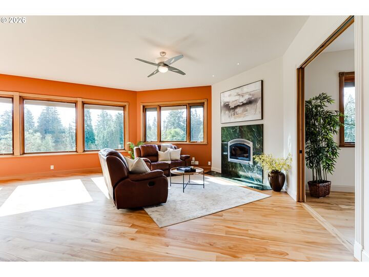 Property Photo: 37871 Jasper Lowell Rd OR 97438