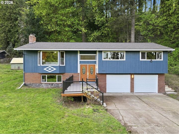 Property Photo:  15010 Clackamas River Dr  OR 97045 