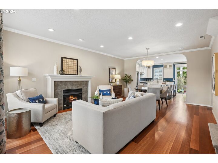 Property Photo:  773 NE 70th Ave  OR 97124 