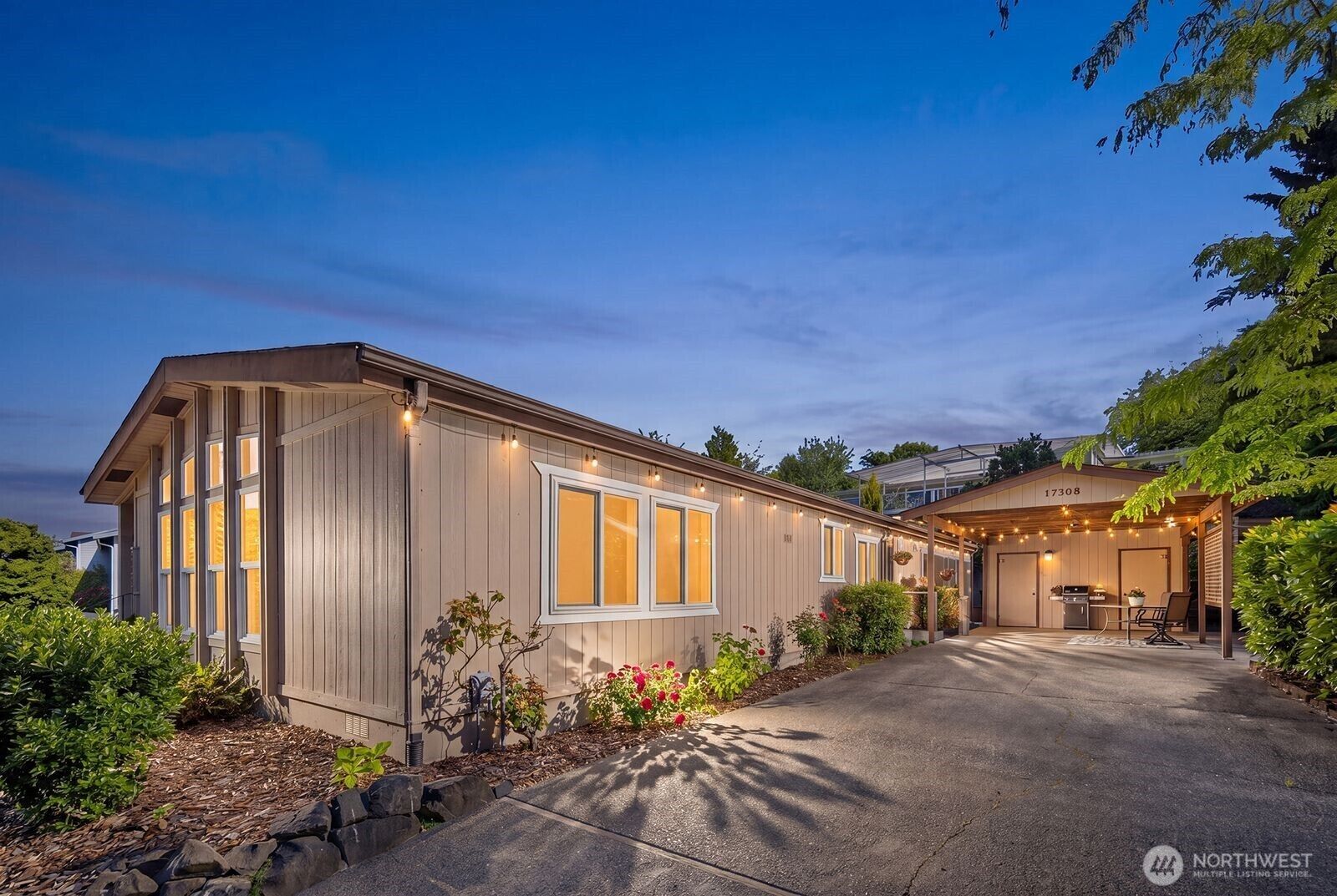 Property Photo: 17308 Woodcrest Drive NE WA 98011