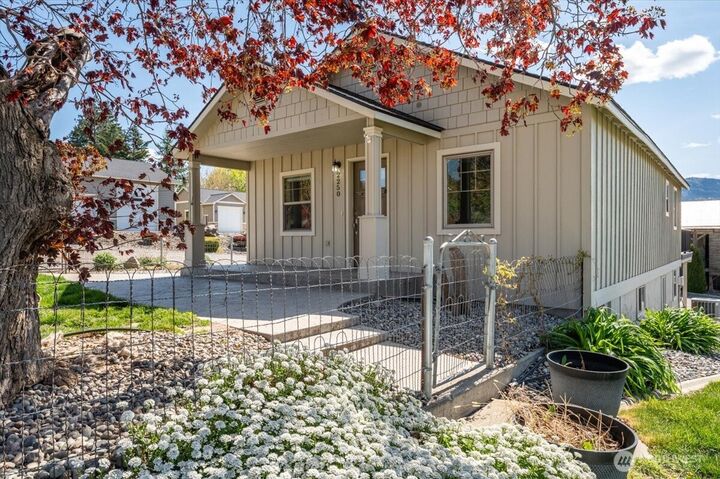 Property Photo:  2250  8th Street SE  WA 98802 