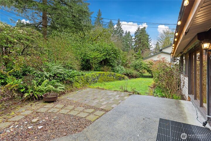 Property Photo:  6526 NE 198th Street  WA 98028 