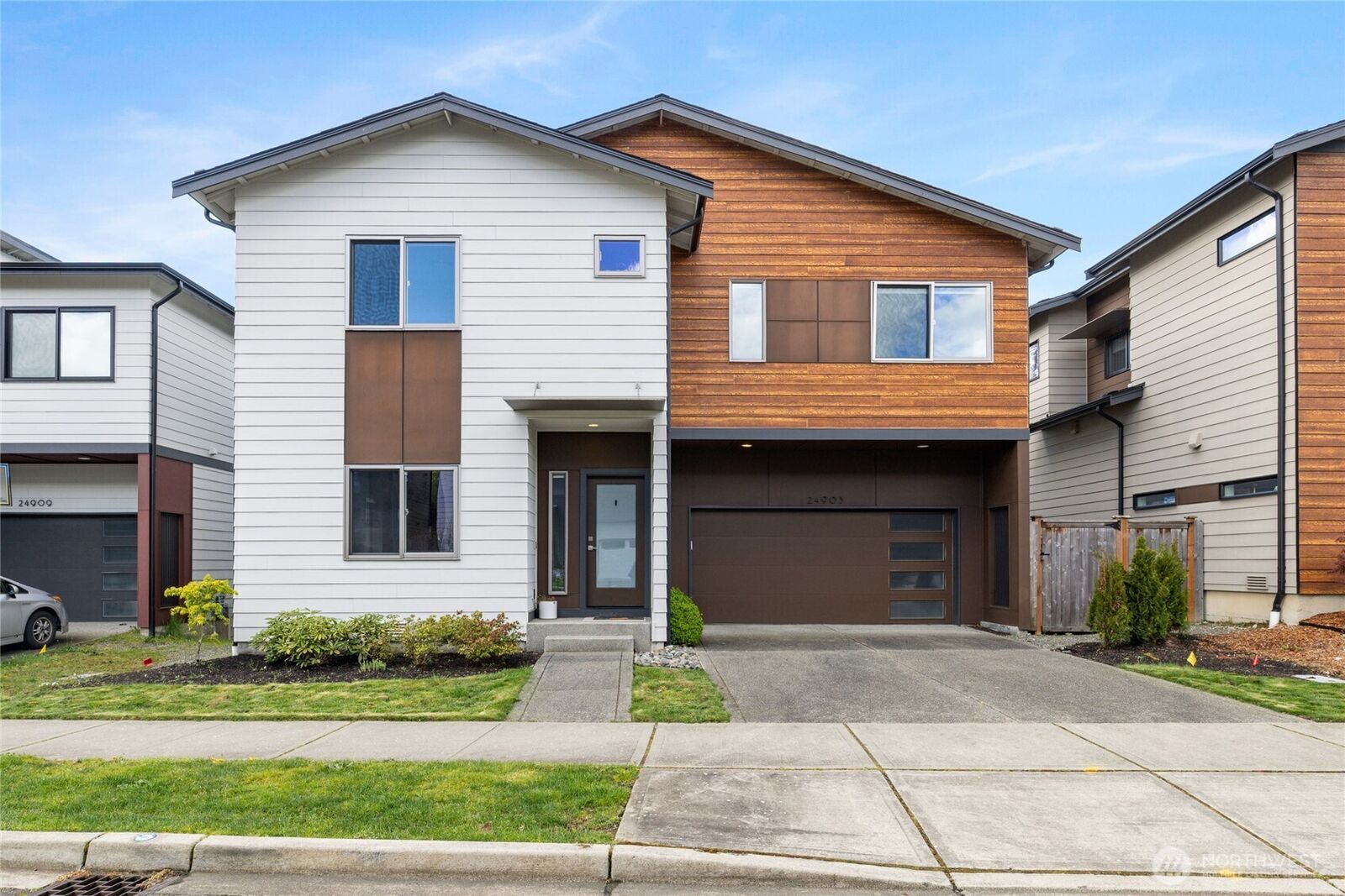 Property Photo:  24903  123rd Place SE  WA 98030 