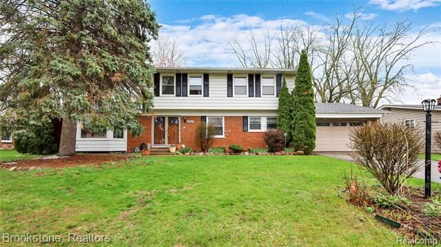 Property Photo:  36762 Harwick Court  MI 48035 