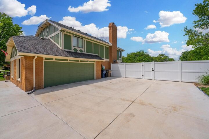 Property Photo:  14710 E Willowbend Cir  KS 67230 