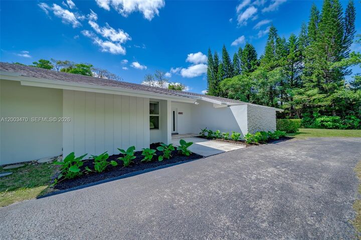 Property Photo:  13100 SW 81st Ave  FL 33156 