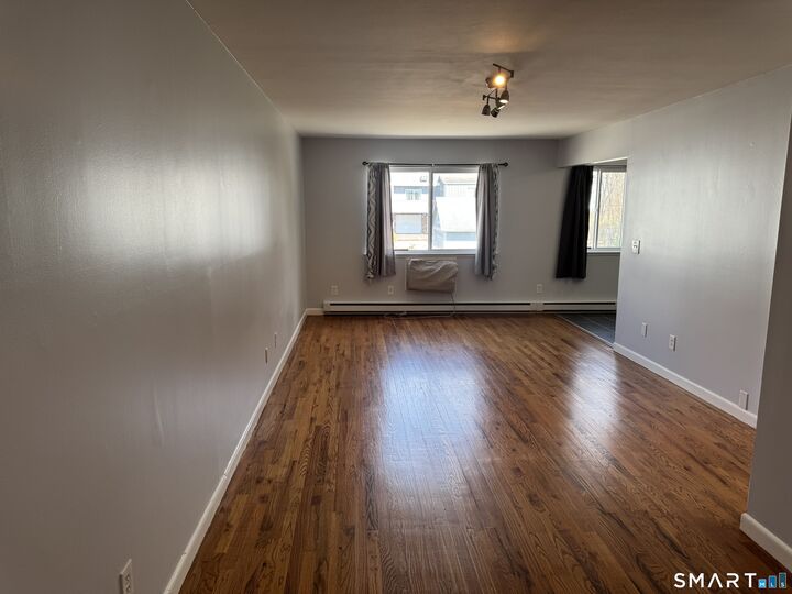 Property Photo: 4 Glenwood Avenue B7 CT 06854