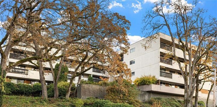 Property Photo: 3277 Glasgow Ave #307 BC V8X 1M3
