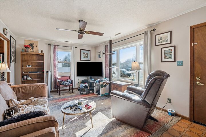 Property Photo:  2418 Reynolds Ave SW  IA 52404 