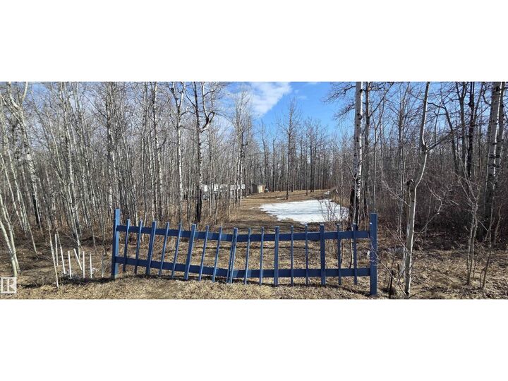 Property Photo:  #4 13070 464 Twp Rd  AB T0C 2V0 