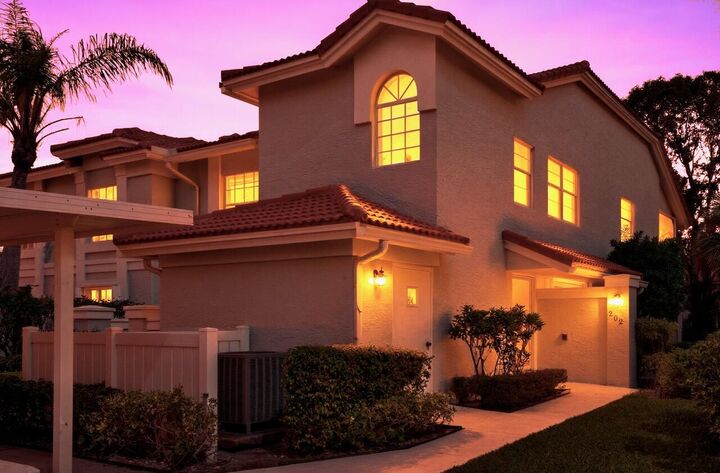 Property Photo: 7669 Springwater Place 202 FL 33437