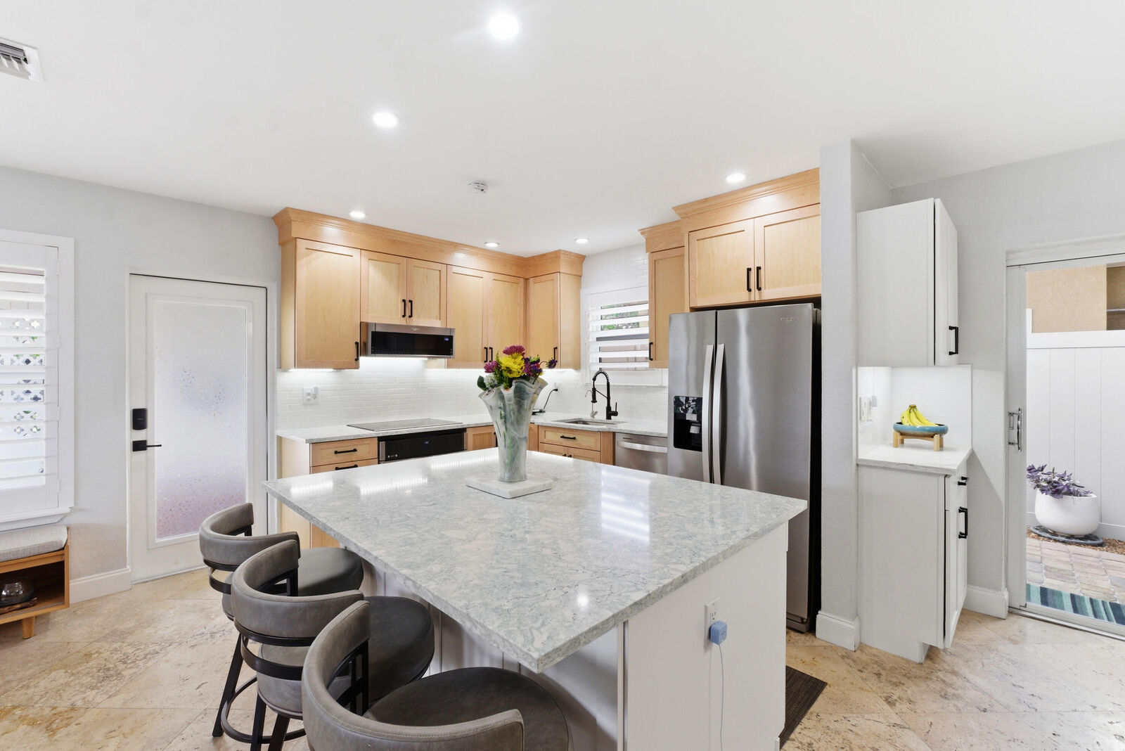 Property Photo:  1436 NE 38th Street  FL 33334 