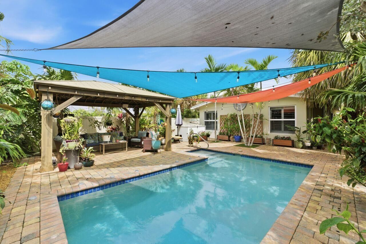 Property Photo:  1436 NE 38th Street  FL 33334 