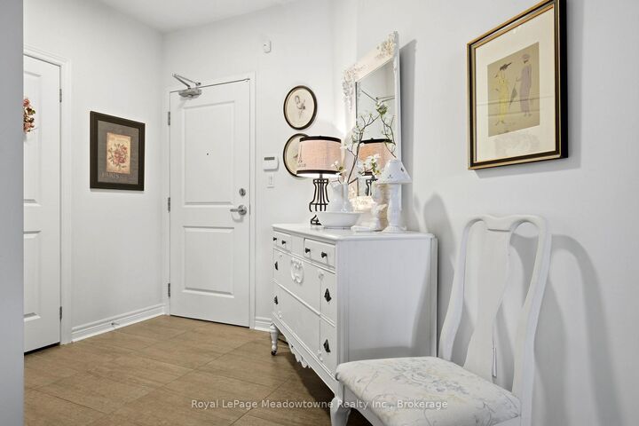Property Photo: 33 Whitmer Street 109 ON L9T 8P9