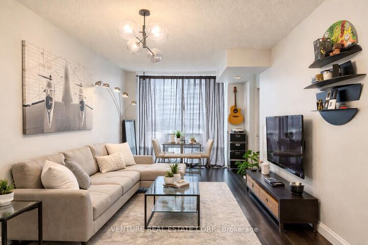 Property Photo: 3525 Kariya Drive 1005 ON L5B 0C2