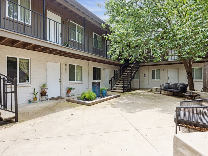 Property Photo: 1503 W 9th Street 204 TX 78703