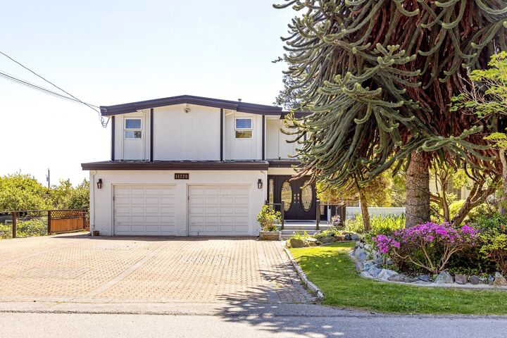 Property Photo: 14220 Malabar Avenue BC V4B 2Y3