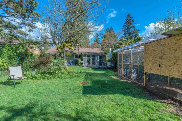 Property Photo: 825 W 20th Street BC V7P 2B5