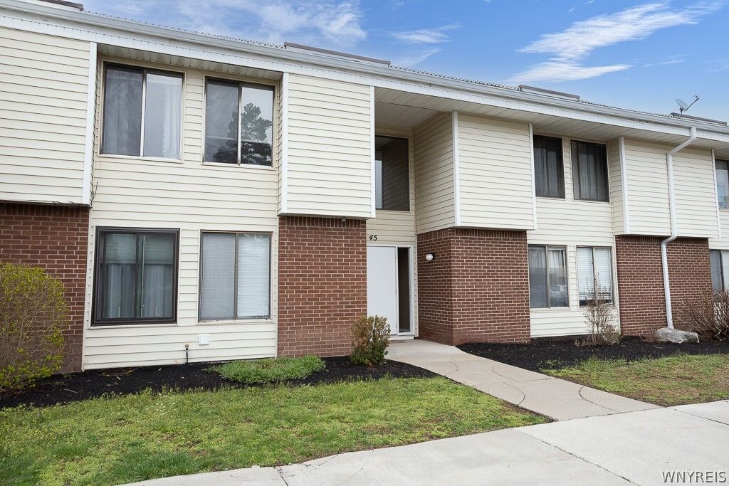 Property Photo: 45 Bee Hunter Court D NY 14051