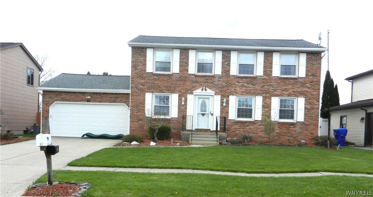 Property Photo:  62 Deer Chase Rd Road  NY 14224 