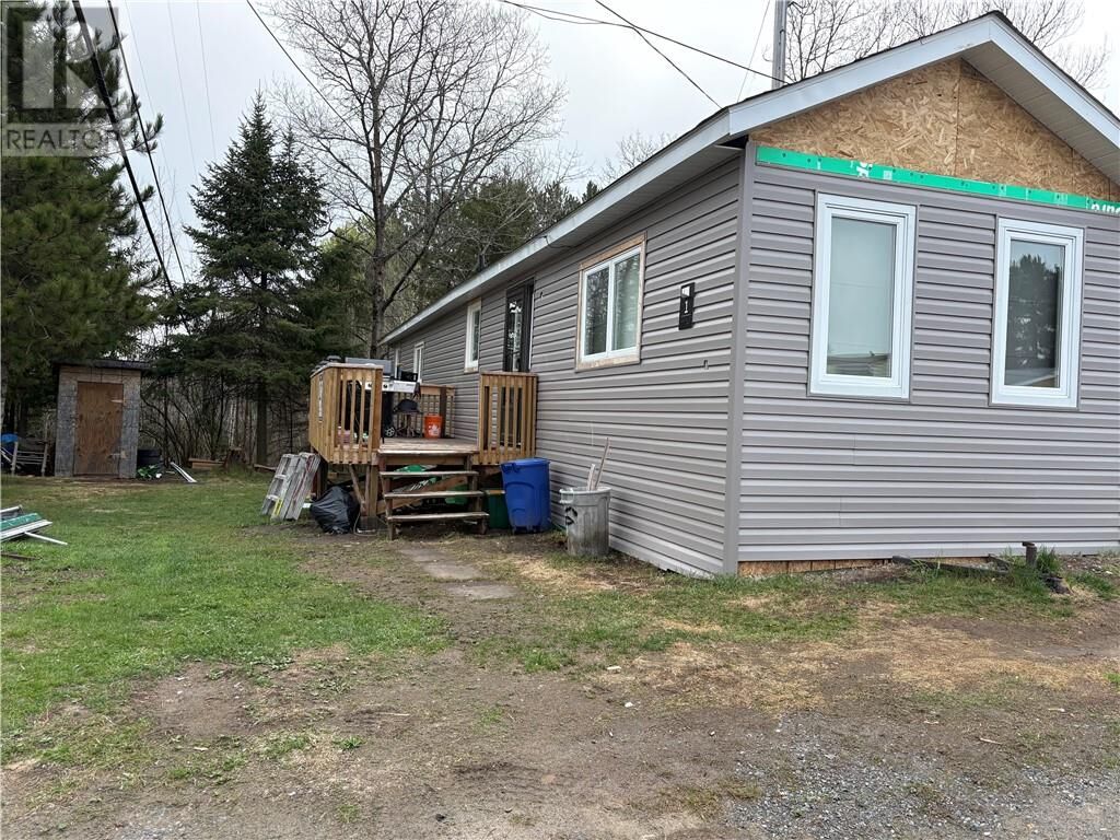 Photo de la propriété:  2125 Regional Road 55 Highway Unit# 1  ON P0M 2M0 