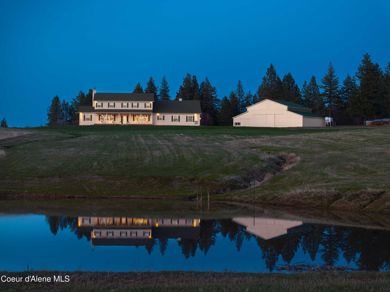 Property Photo:  1086 E Rock Creek Rd  ID 83855 