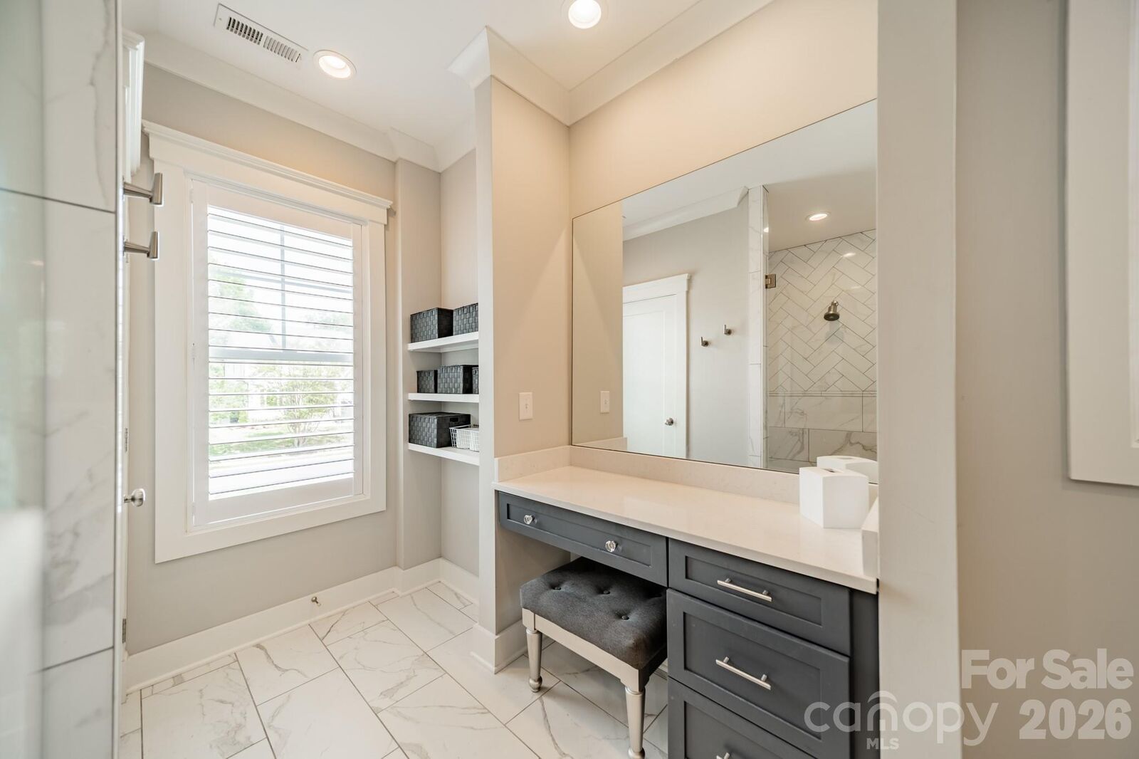 Property Photo: 408 Melbourne Court NC 28209