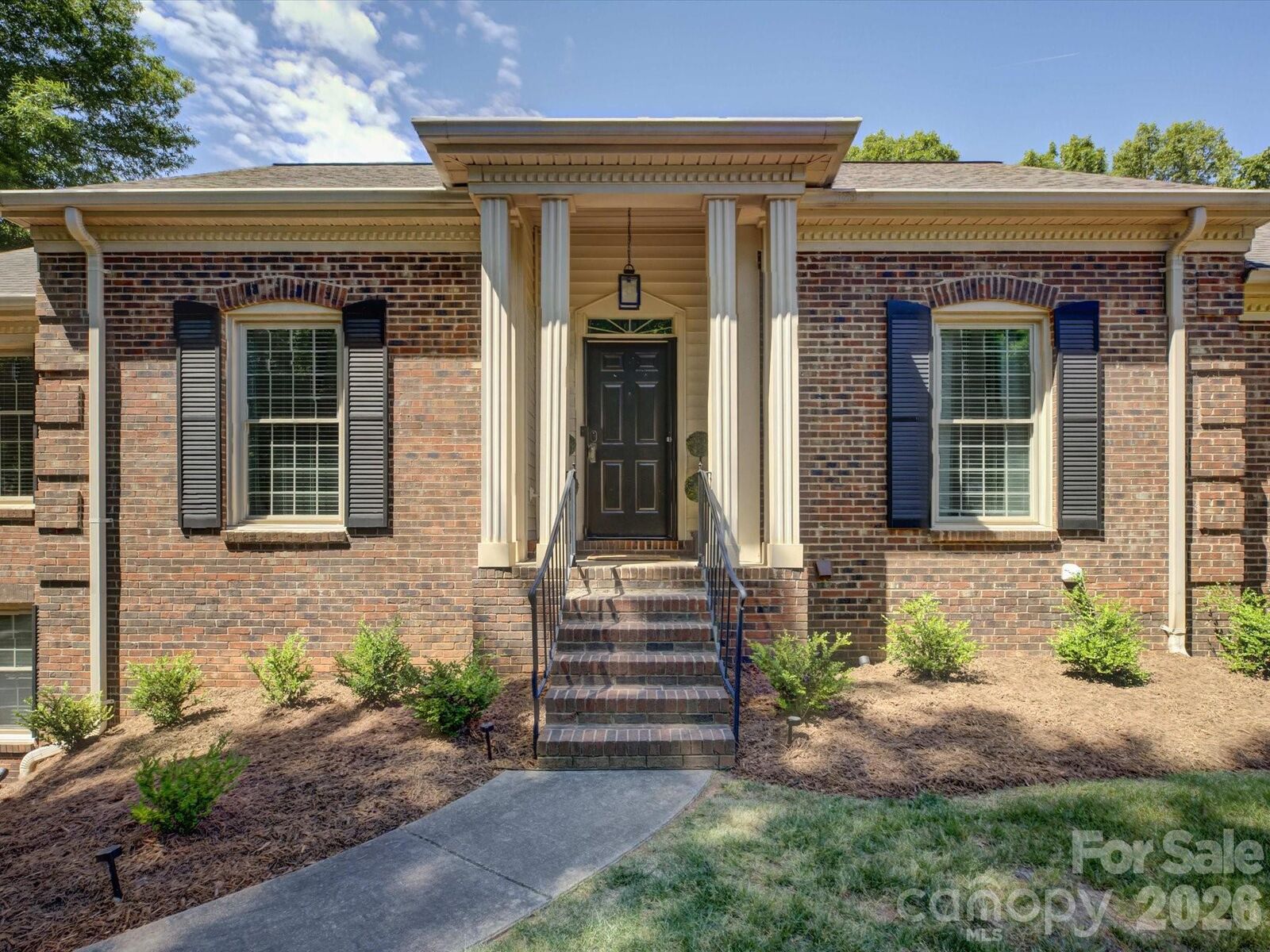 Property Photo: 424 Walnut Point Drive NC 28105