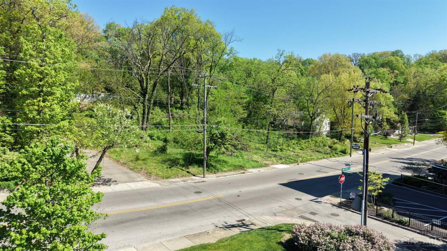 Property Photo:  1812 William Howard Taft Road  OH 45206 