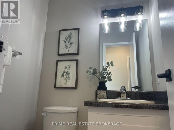 Property Photo:  135 Belmont Drive 67  ON N6J 4J3 