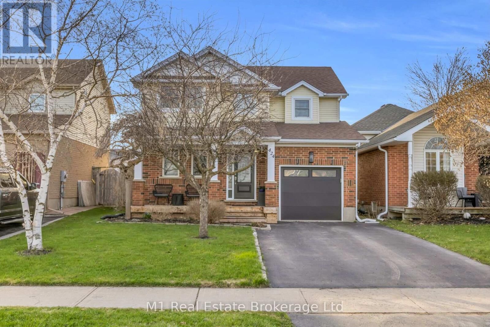 Property Photo:  424 Millburn Boulevard  ON N1M 3R5 