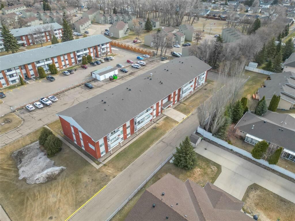 Property Photo:  1591 26th Street  MB R7B 2M3 