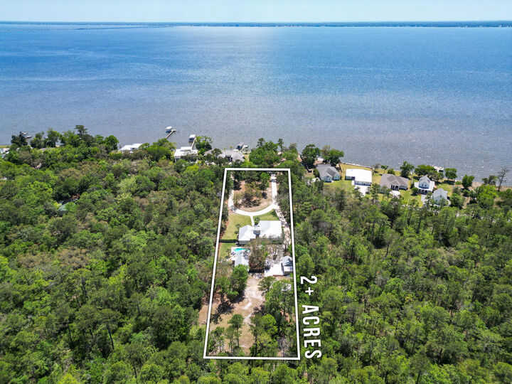 Property Photo:  490 Red Barn Road  FL 32439 
