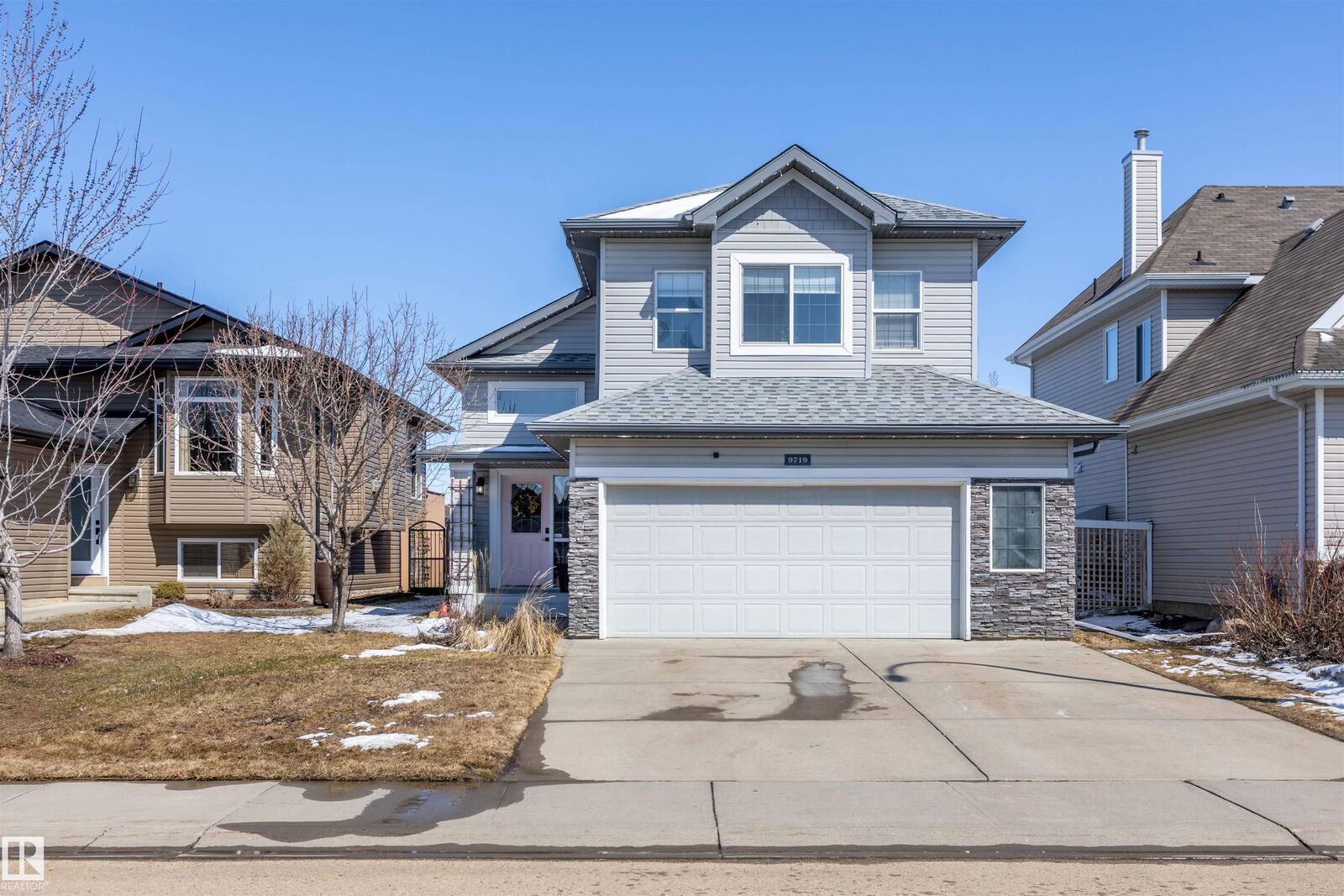 Property Photo:  9719 87 Street  AB T8R 1V2 