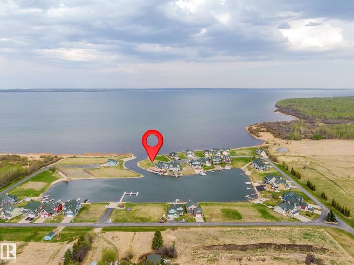 Property Photo: 50 Sunset Harbour AB T0C 2V0