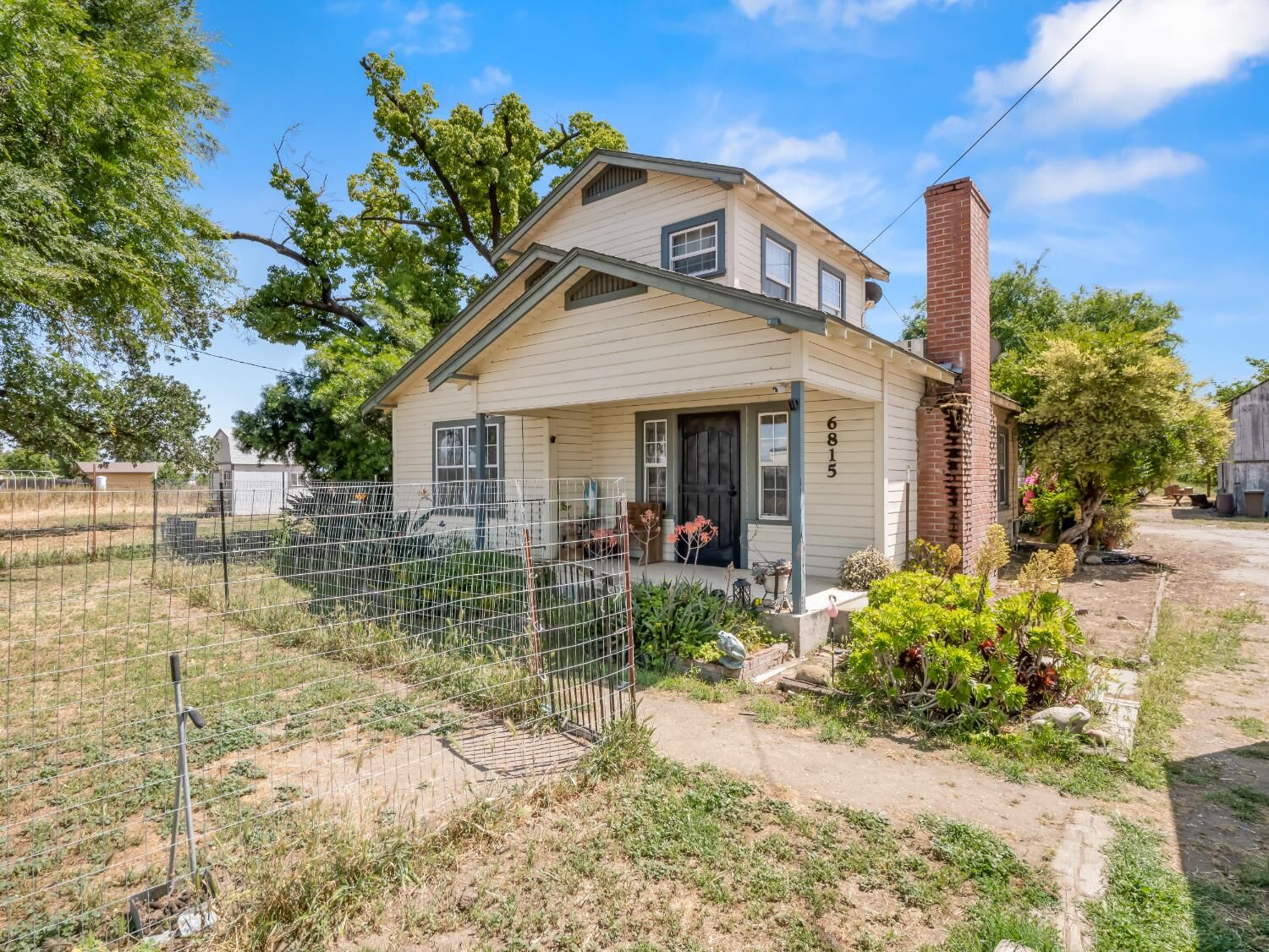 Property Photo:  6815 Avenue 404  CA 93618 