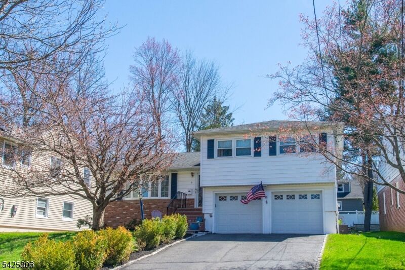Property Photo:  6 Sheridan Ave  NJ 07052 