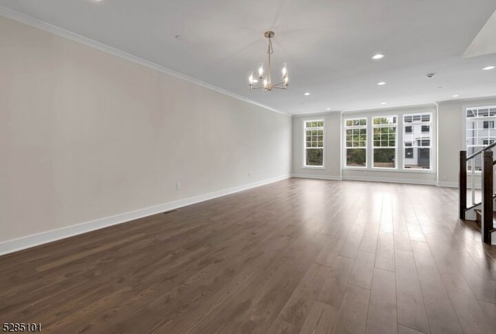 Property Photo:  92 Cinnamon Dr  NJ 07458 