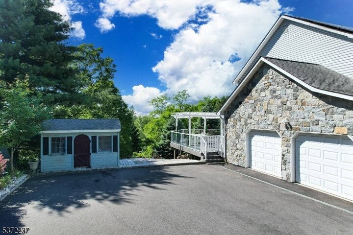 Property Photo:  7 Beechwood Ter  NJ 08812 