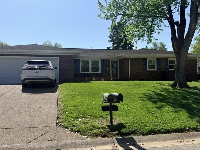 Property Photo:  1780 Meadow Lane  KY  