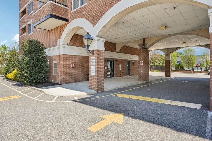 Property Photo:  44 Iron Forge Square 44  NJ 07442 