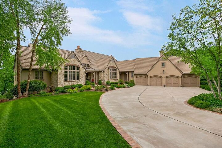 Property Photo:  10462 S Oakcrest Lane  KS 66061 