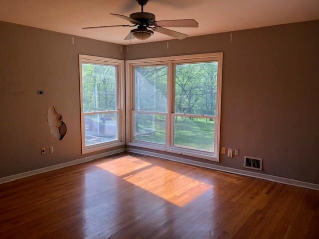 Property Photo:  3203 E 107th Terrace  MO 64137 