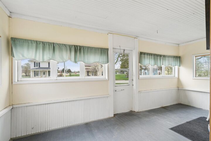 Property Photo:  107 W Elm Street  IA 52076 