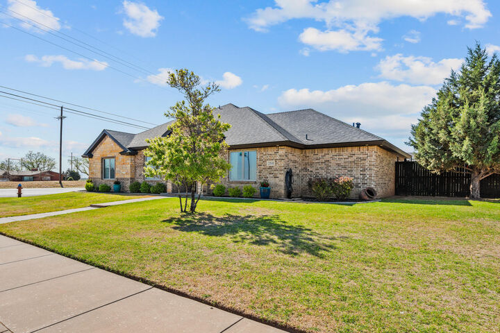 Property Photo:  2501 Loyola Street  TX 79415 