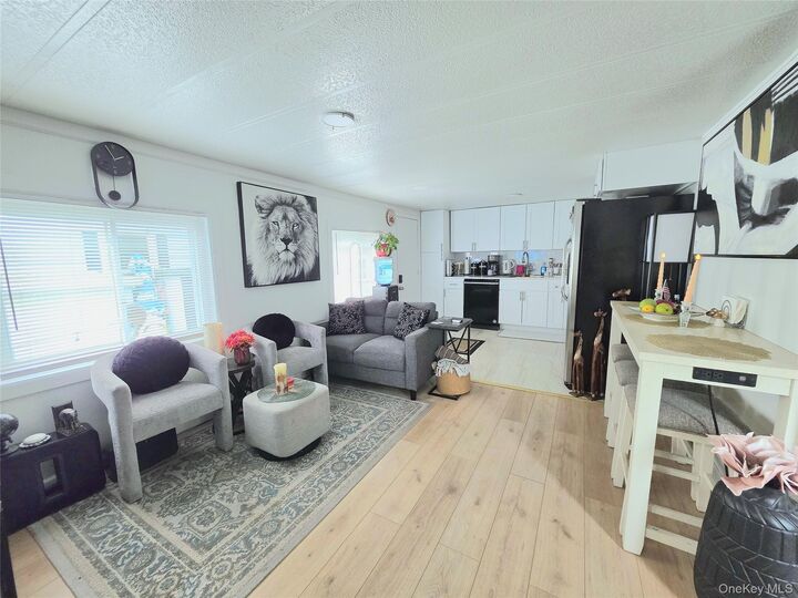 Property Photo:  525 Riverleigh Avenue 111  NY 11901 