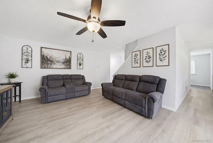 Property Photo:  8 Laurel Court  NY 10930 