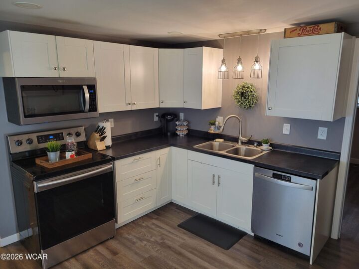 Property Photo: 128 E Montford Avenue OH 45810